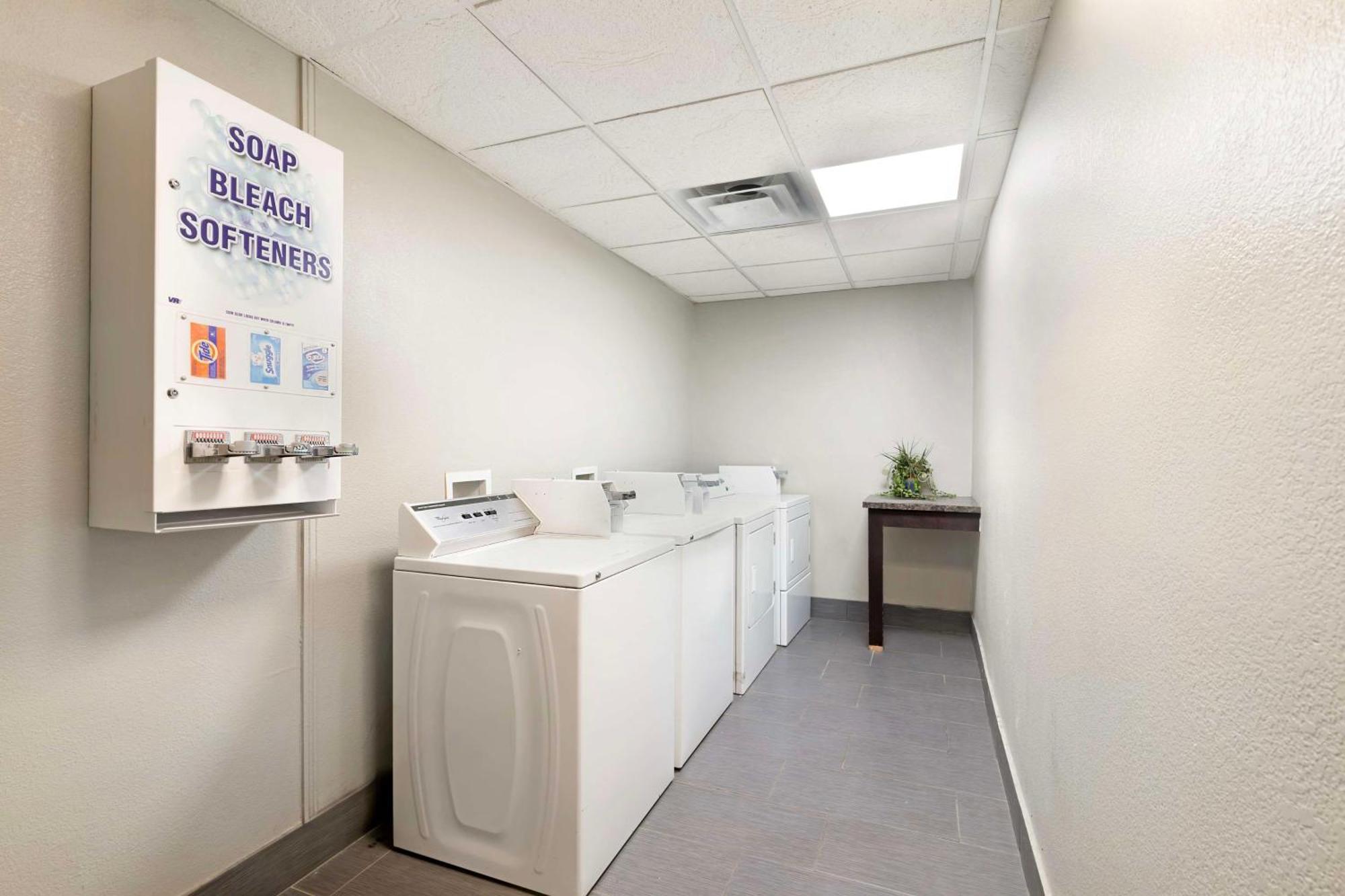 Best Western Savannah Airport Inn & Suites Pooler Eksteriør billede