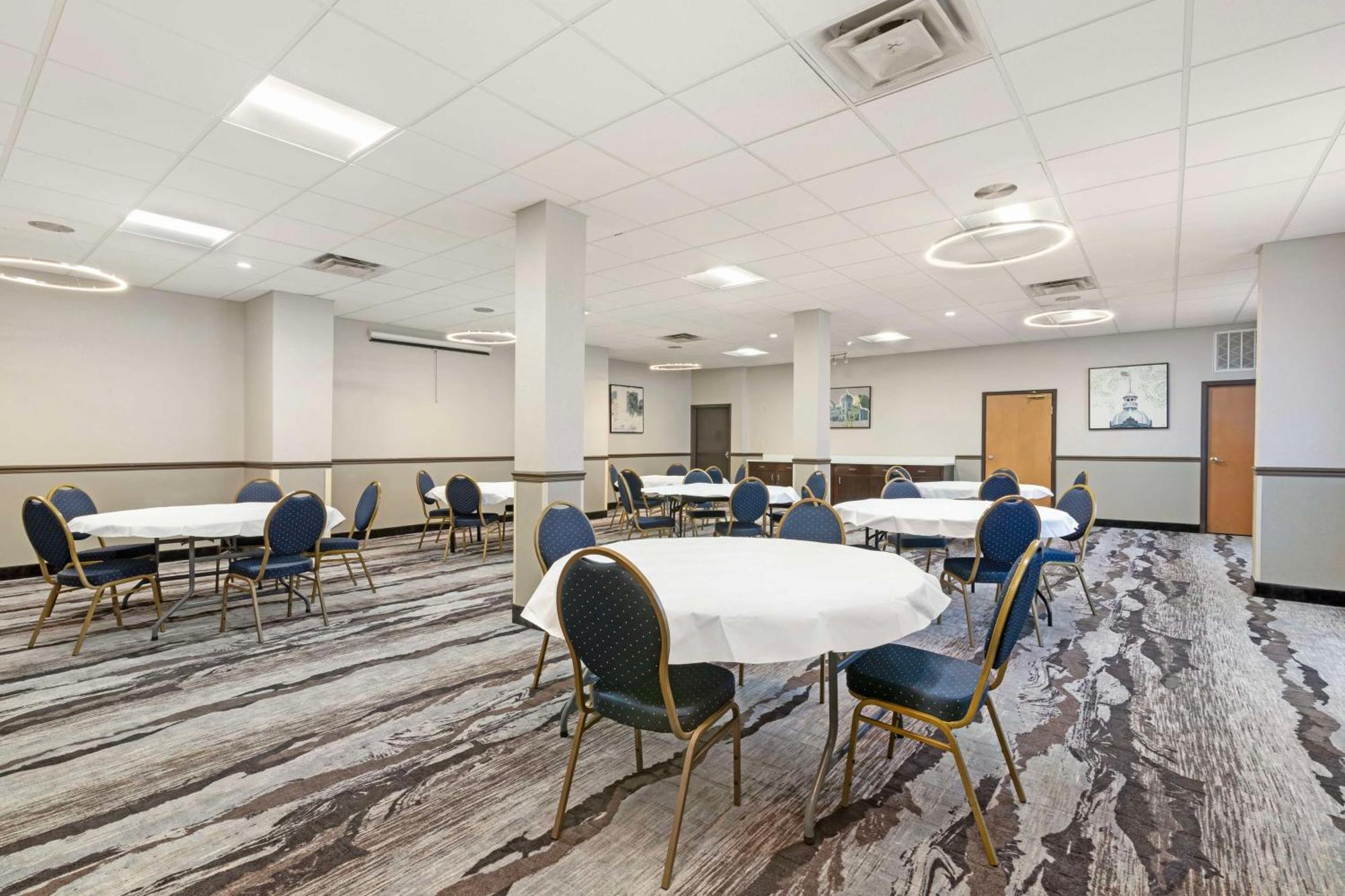 Best Western Savannah Airport Inn & Suites Pooler Eksteriør billede