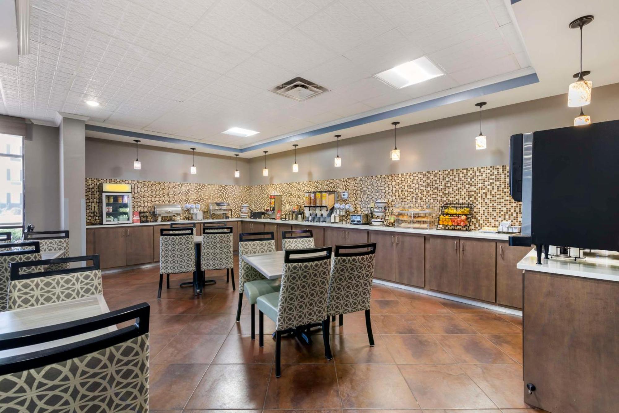 Best Western Savannah Airport Inn & Suites Pooler Eksteriør billede